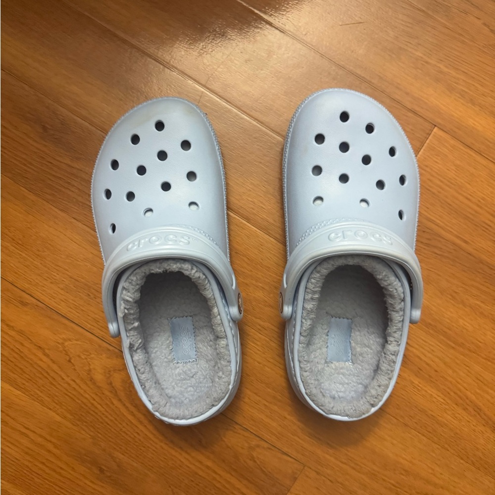 CROCS Women’s Light Blue Fuzzy Slippers